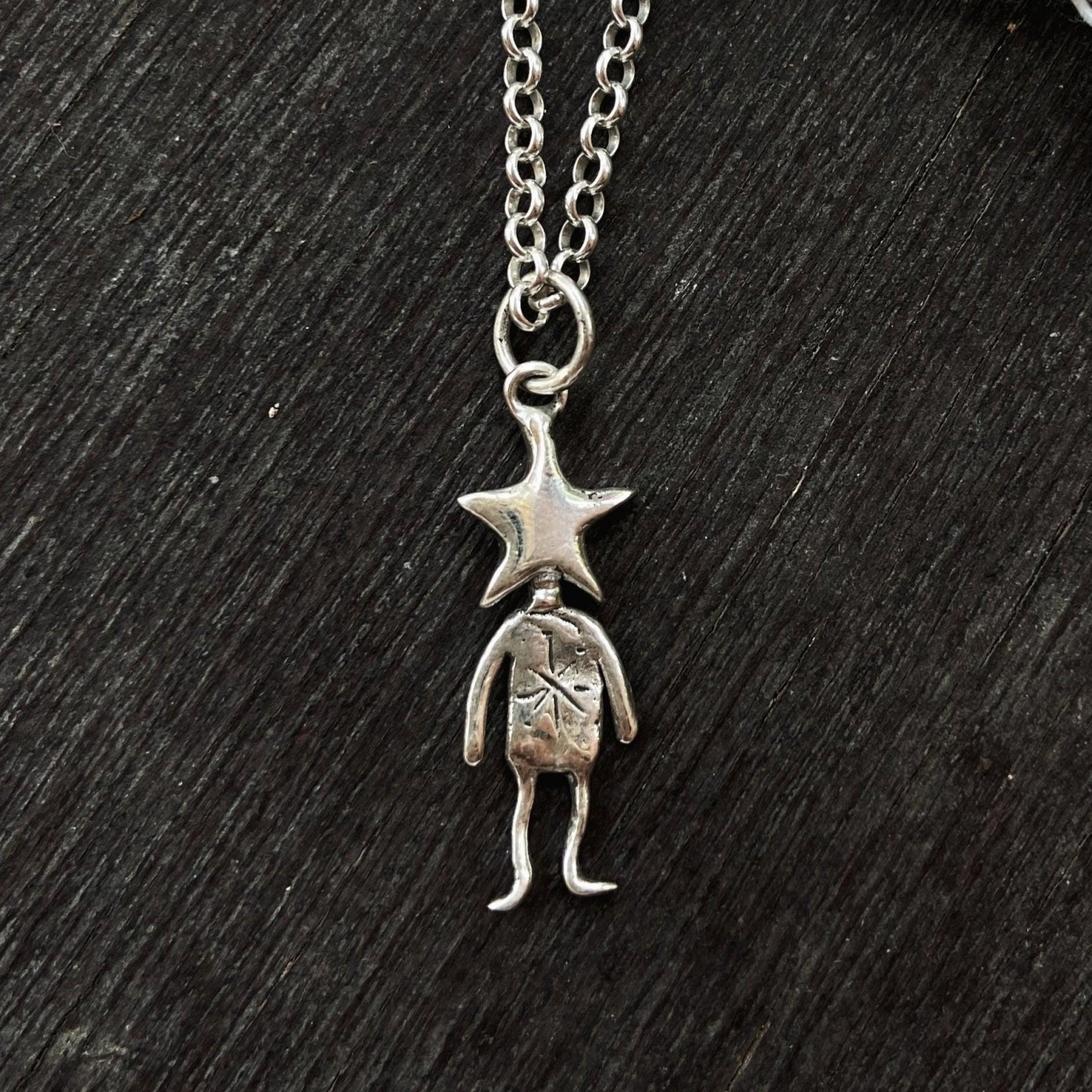 TEMU Collier avec petite figurine tête d'étoile rétro, comprenant une chaîne en acier inoxydable et un pendentif d'inspiration niche, parfait comme