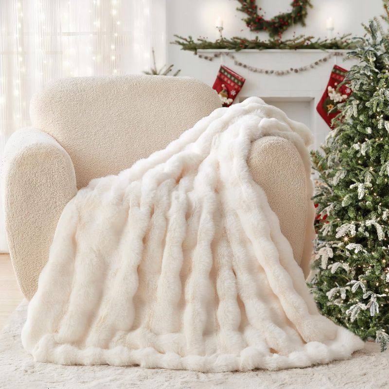 cosy fur blanket creamy-white warm thick blanket for bed fuzzy