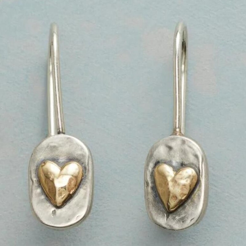 E-shop Exquisite modische -Dunkelnacht-Accessoires, neue romantische herzförmige Damenohrringe, leichter Luxus, Nischenluxus, sommerliche exquisite