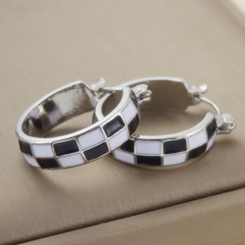 TEMU Small Retro Rectangular Checkered Earrings Create A Fashionable Appearance, Suitable For Women To Wear Jewelry And Additions On Daily Vacations