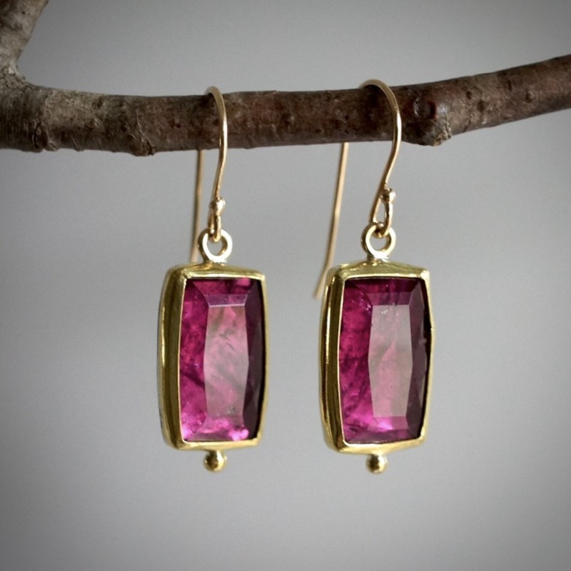 TEMU A Pair Of Trendy Earrings Featuring Red Zirconia, A Easy Yet Stylish Holiday Gift Accessory