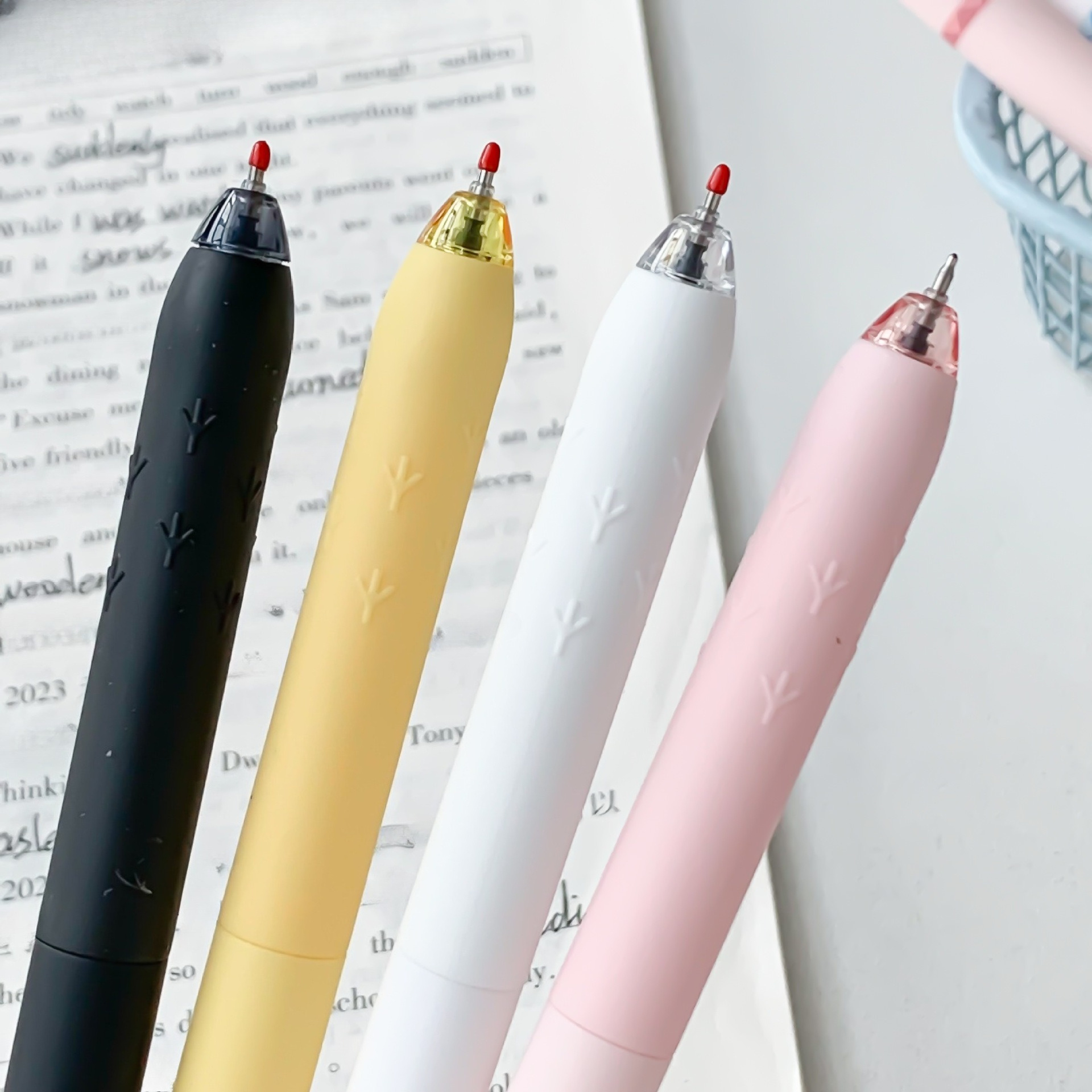 16 fun chicken shaped button fountain pens in four different colors stress relieving office   pen 0 5mm quick drying writing pen creative neutral pen suitable for writing and office Product details 2