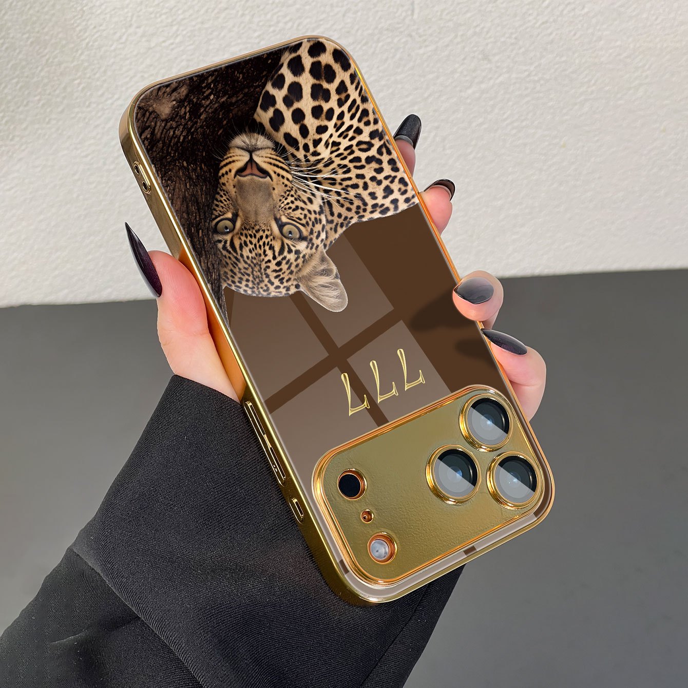 TEMU Phone Case - 1pc Golden Digital Leopard Print Trunk Pattern Electroplated Golden Hd Glass Phone Case For Iphone