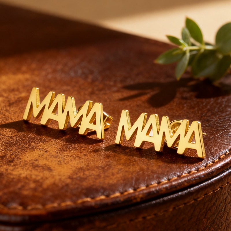 Women's Fashion "MAMA" Letter Design Stud Earrings