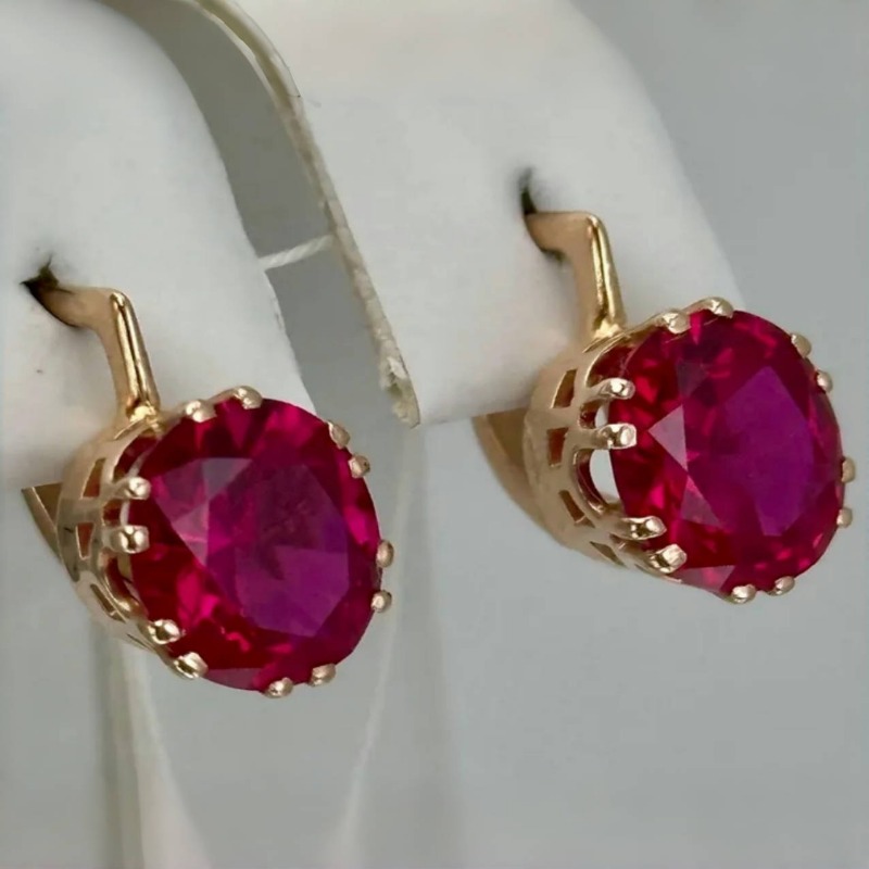 E-shop Vintage Goldene Ohrringe mit kreisförmigen roten synthetischen Zirkonia-Ohrringen