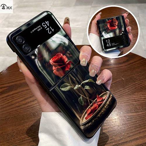 el diseño que una de vidrio es para samsung , z flip4, w23 flip, , w24 flip, , z fold2, w21, z fold3, w22, z fold4, w23, , w24 y . brazaletes específicos para teléfonos samsung son resistentes a las manchas, elegantes y de moda, hechos de material sintético.
