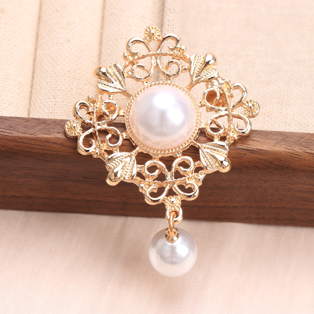TEMU Oesdphs Baroque Luxury Openwork Floral Brooch Suitable For - Elegant Fringe Detailing, Jewelry For Weddings, Parties, Teacher's Day/graduation