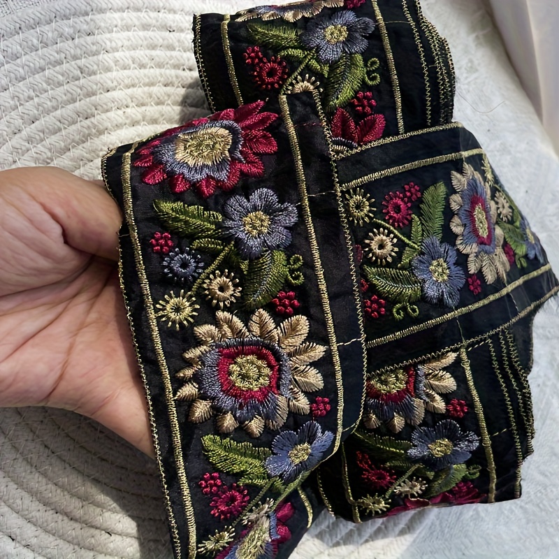 E-shop Breit: 3.14IN/1YD/2YDS langes Blumenband - Retro Ethnische Blumenmuster, Rote Blumen, Dunkler Hintergrund - Handgefertigt, Geeignet für