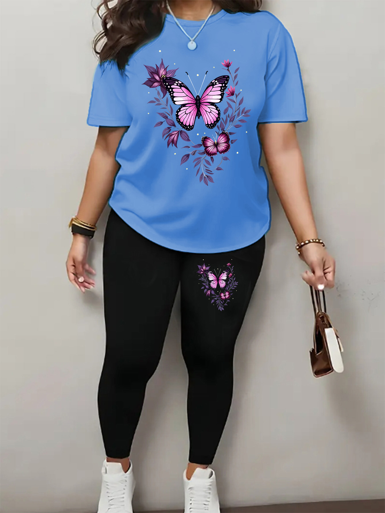 T-Shirt Femme Imprimé Papillon — Style Fleuri Printemps, été, automne et hiver - Ensemble mode femme à manches courtes avec imprimé papillon rimeur neuf. Tenue décontractée saisonnière, design ludique, costume stylisé, vêtements durables, lavable en machine, habillement féminin