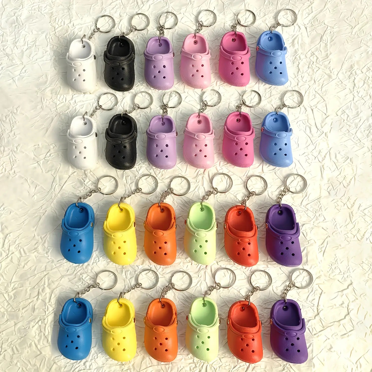 TEMU Gift For Her/him 24pcs Mini Clogs Keychain For Halloween And Christmas, Featuring Cute Slippers That Make Gifts For Women And Small Backpacks