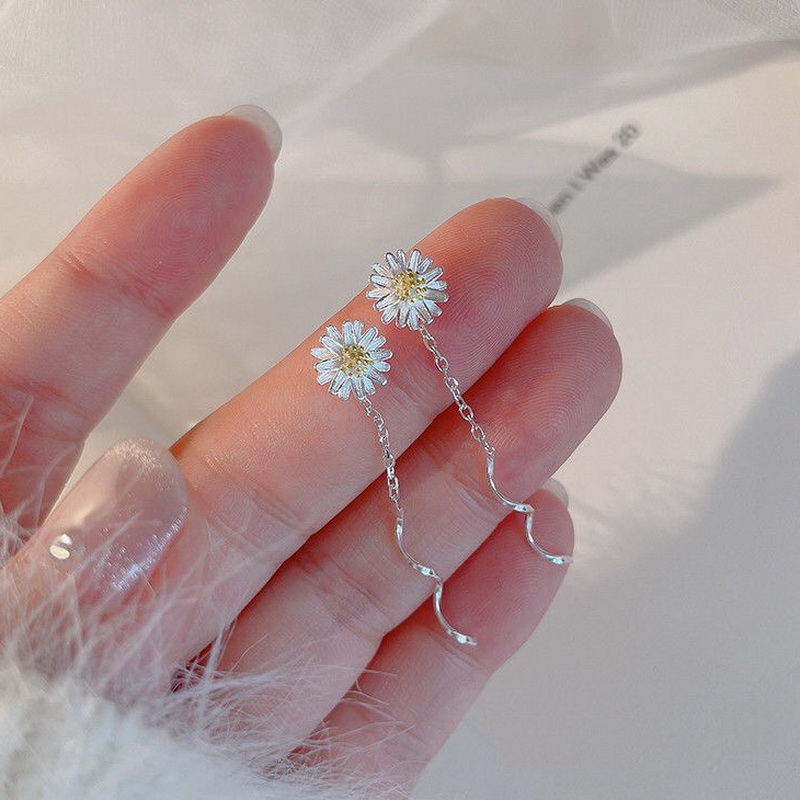 TEMU The Silvery Retro-style Daisy-shaped Long Tassel Thread Drop Earrings Are Suitable For Women To Wear. Zirconia Pierced Earrings Are Fashionable