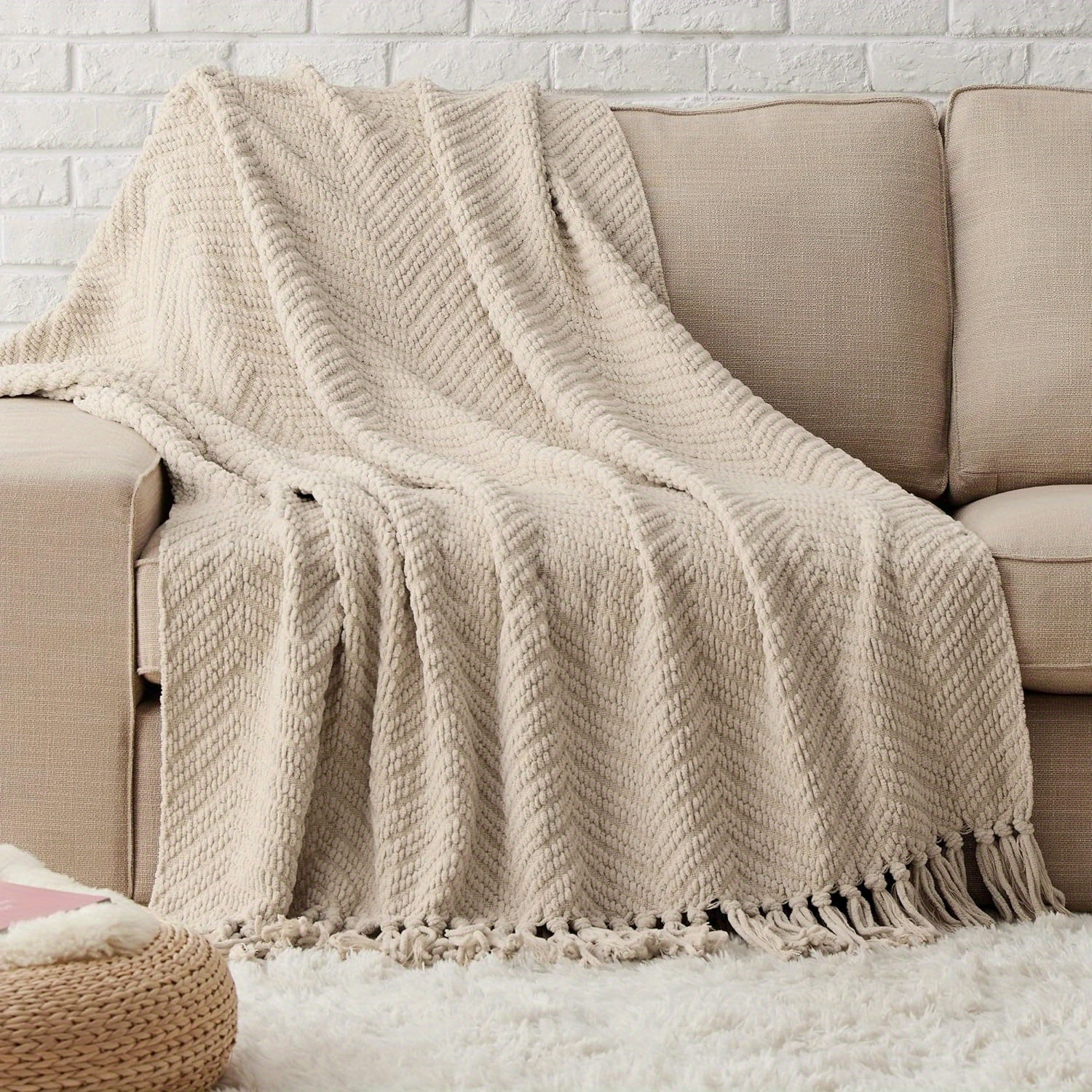 

Bedsure Knit Chenille Throw Blanket With Tassels, , Polyester Acrylic, Unprinted, Contemporary Style, , 300-350g Fabric, For Couch & Chair Decor