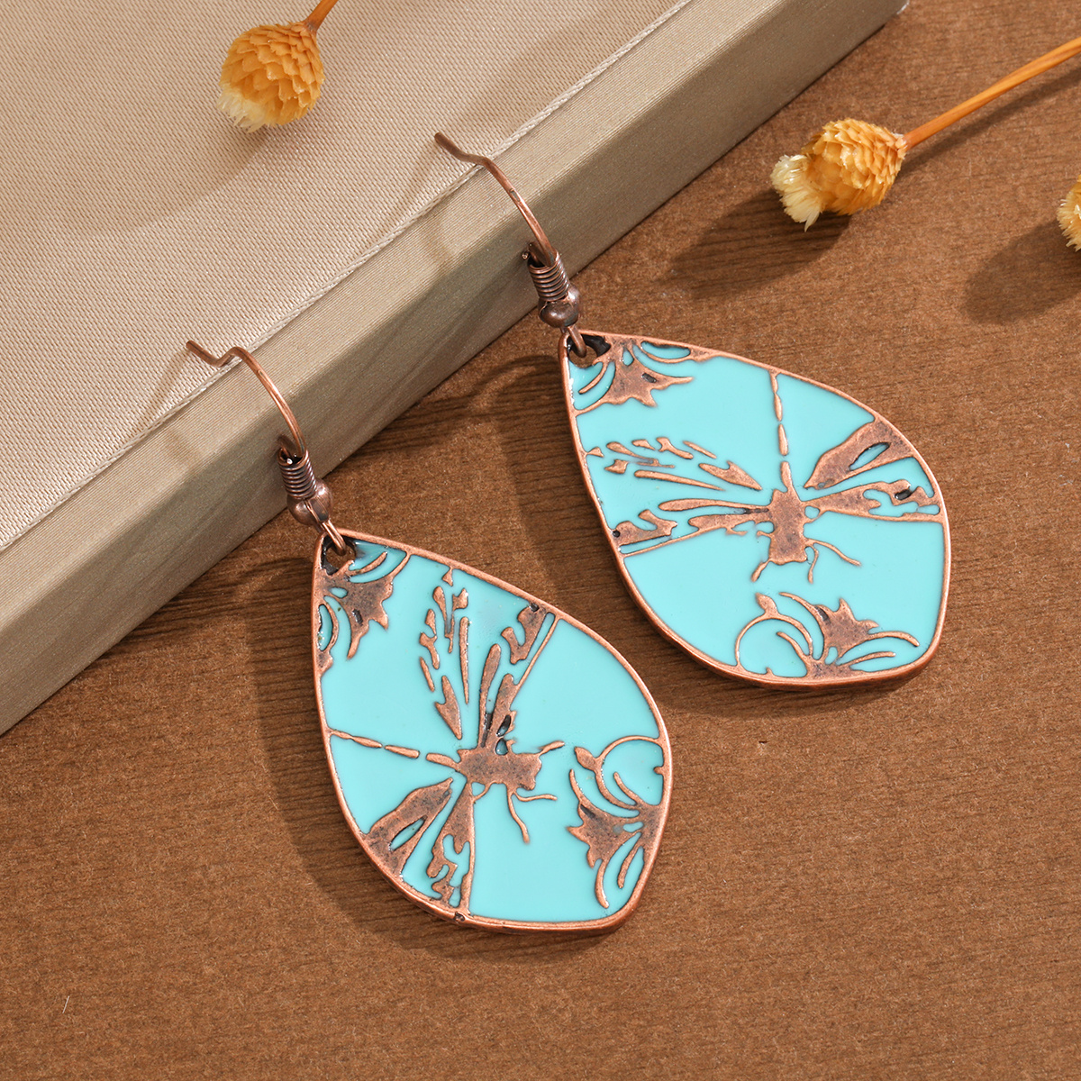 TEMU Bohemian Retro Drawing Dragonfly Wings And Floral Outline Teardrop Pendant Women's Earrings Suitable For Party Dating Vacation Casual Matching
