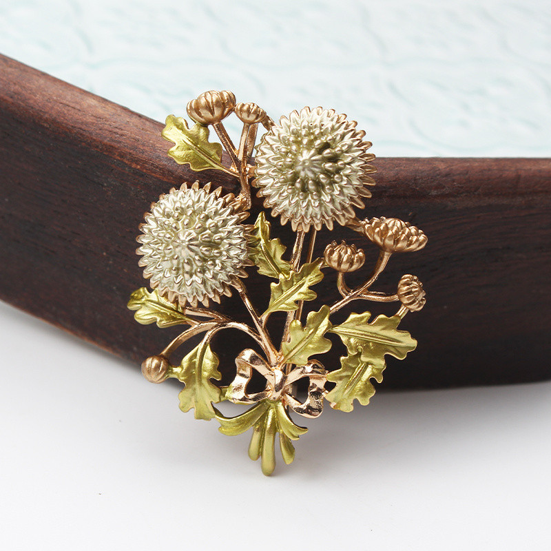 Image of Vintage Enamel Daisy Brooch, Elegant And Unique Flower Shaped Brooch, Women's Fashionable , Suitable For Weddings And Formal Occasions, Gift