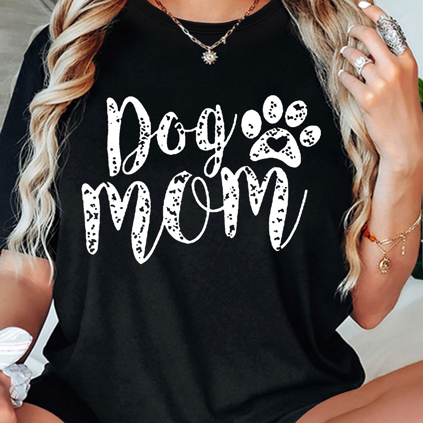 

Dog Mom Paw Print T-shirt - Casual Crew Neck, Short Sleeve Top For Women - Fashion, Machine Washable