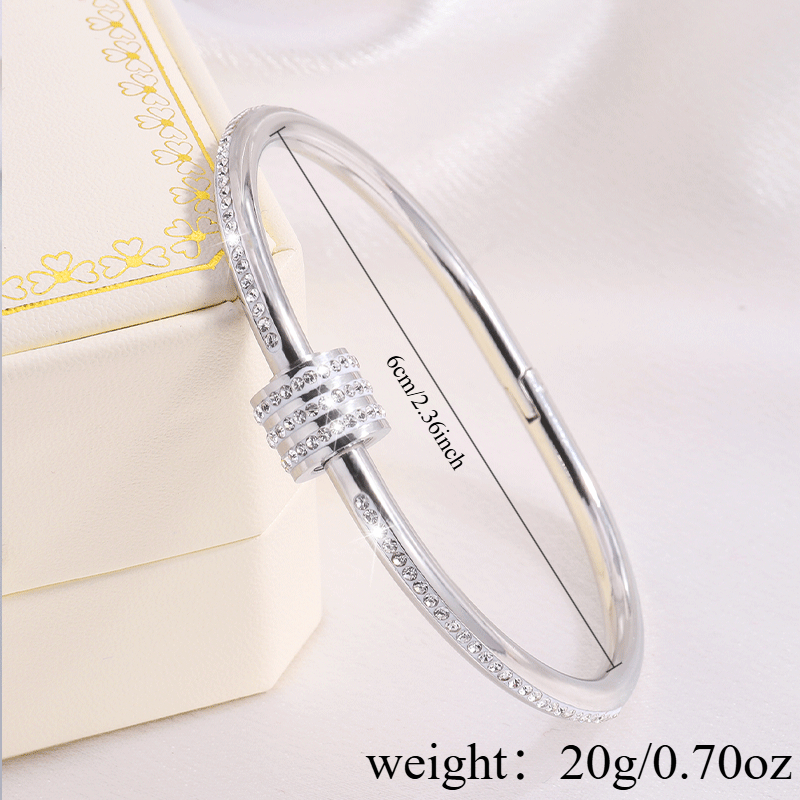 5pcs Cold Silvery Heart-Shaped Roman Numeral Bracelet Set