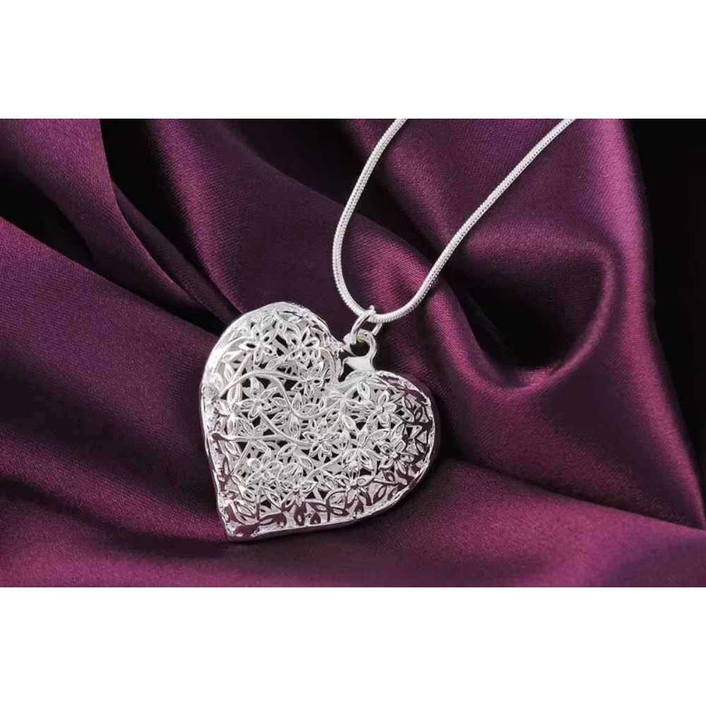 

Style 925 Silvery Plated Heart Pendant Necklace, Copper Alloy, Floral Design, 18 Inch, With For Women And Men, Ideal For Christmas And Wedding Jewelry Gift