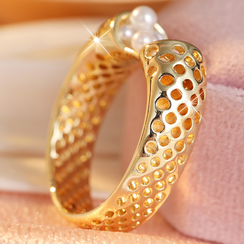 Women's Vintage Hollow Honeycomb Ring, Elegant Clustered Design