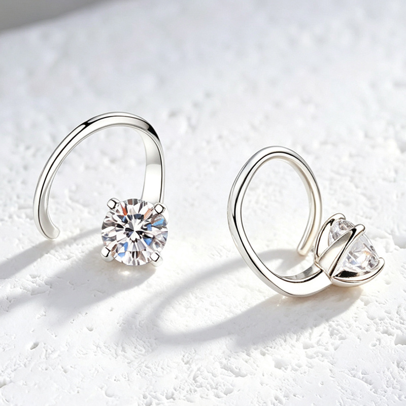 Image of A Pair Of 925 Sterling Silvery 0.5 Carat X 2 Moissanite Men's And Women's Rotating Earrings, Suitable For As Gifts During , Christmas, Valentine's Day, Birthday Or Anniversary, Included In A Gift Box