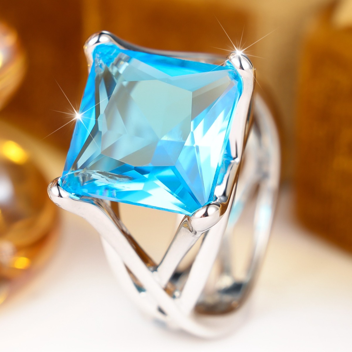 French Minimalist Unisex Hollow Twisted Shank Square Ring