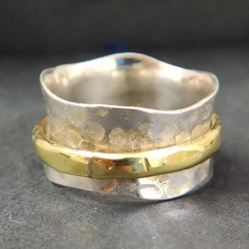 Men's & Women's Retro Minimalist Hammered Wave Ring
