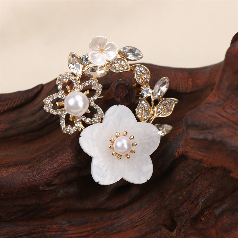 Baroque Luxury Wreath Men's Women's Brooch Pins