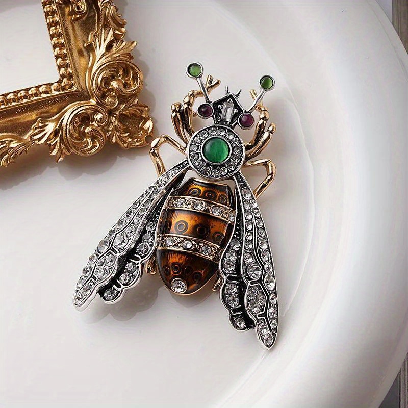 Image of Baroque Vintage Simulated Design Brooch, Unisex, Suit Coat Jewelry Clothing Additions Pins, Holiday Party Favors