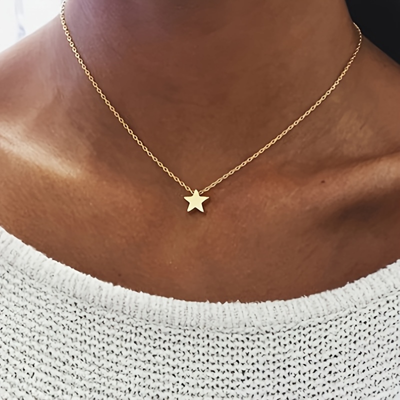 E-shop 1 Stück Edelstahl Stern-Anhänger Halskette - Minimalistisch Elegante Unisex Schlüsselbeinkette mit Glänzendem Langlebigem Stern-Charm,