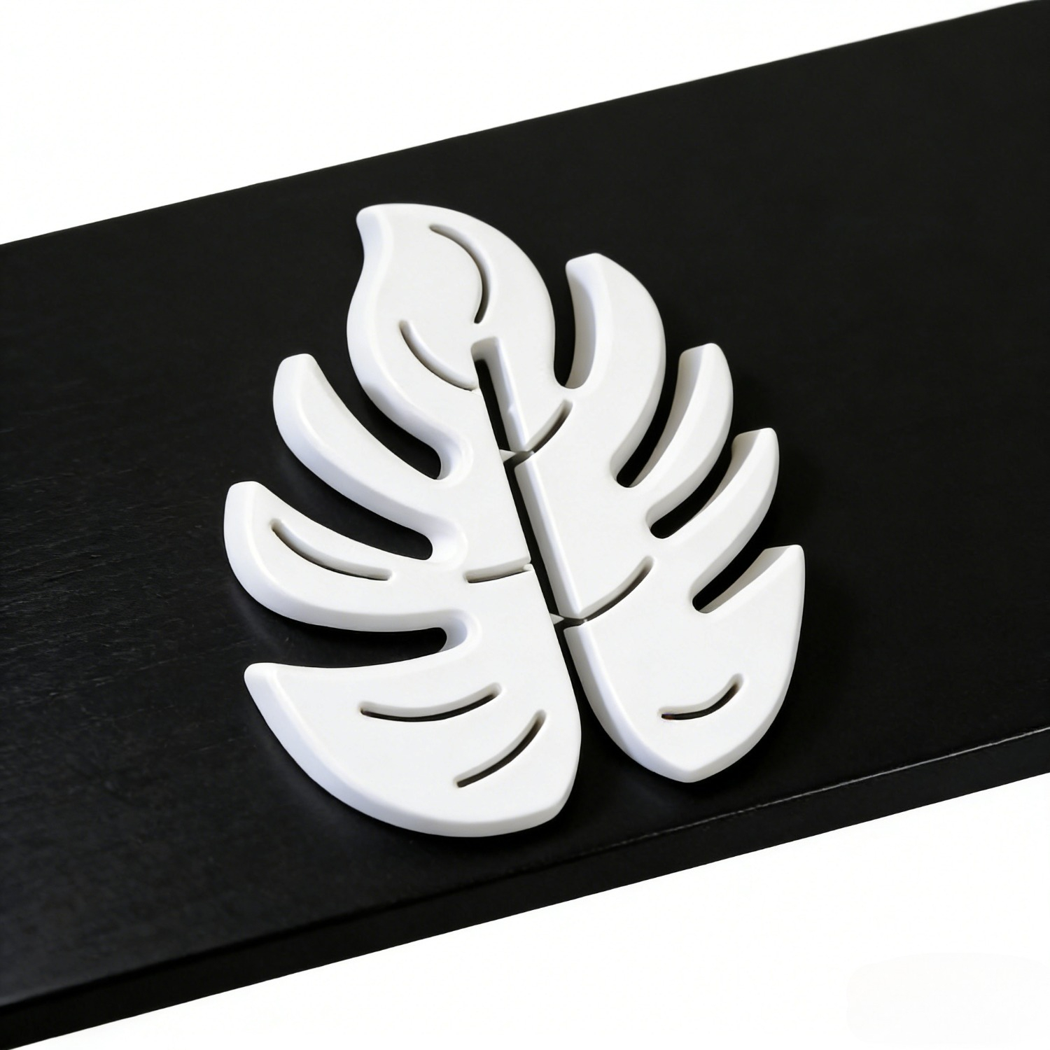 1pc Monstera Bathroom Hook, For 8mm Glass, Creative Leaf Design Clamp For Bath Towel Robe, No-drill Glass Door Hook, Toilet Towel Rack, Decorative Storage Hook