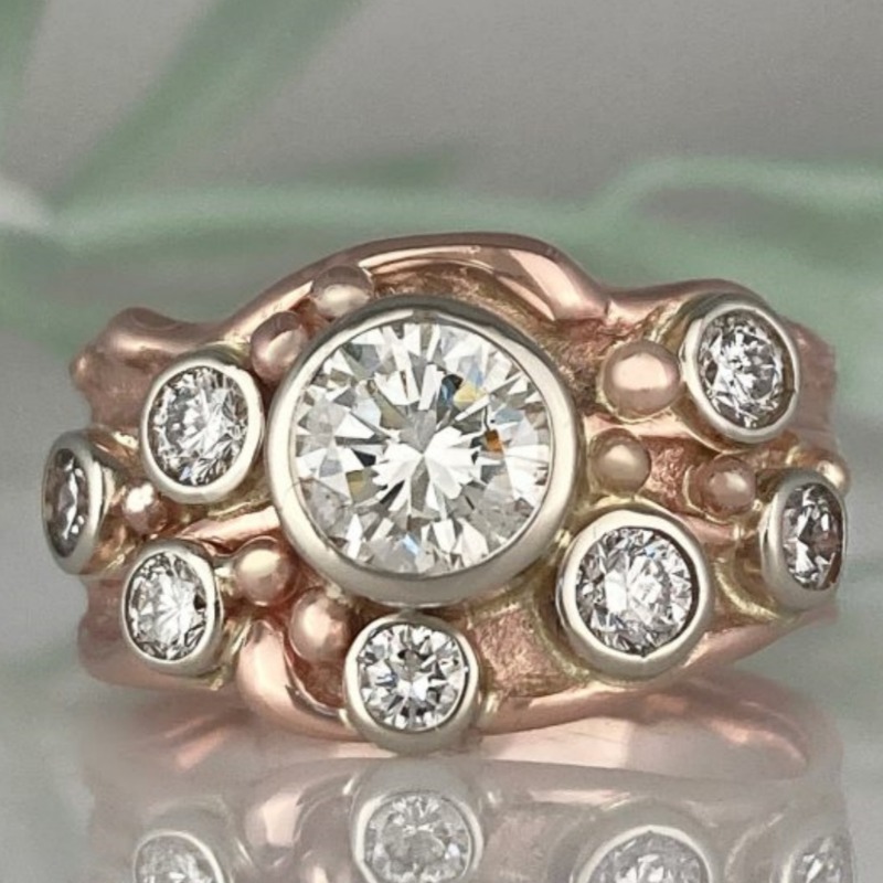 Light Luxury Women's Wave Layered Ring with Zirconia Decoration