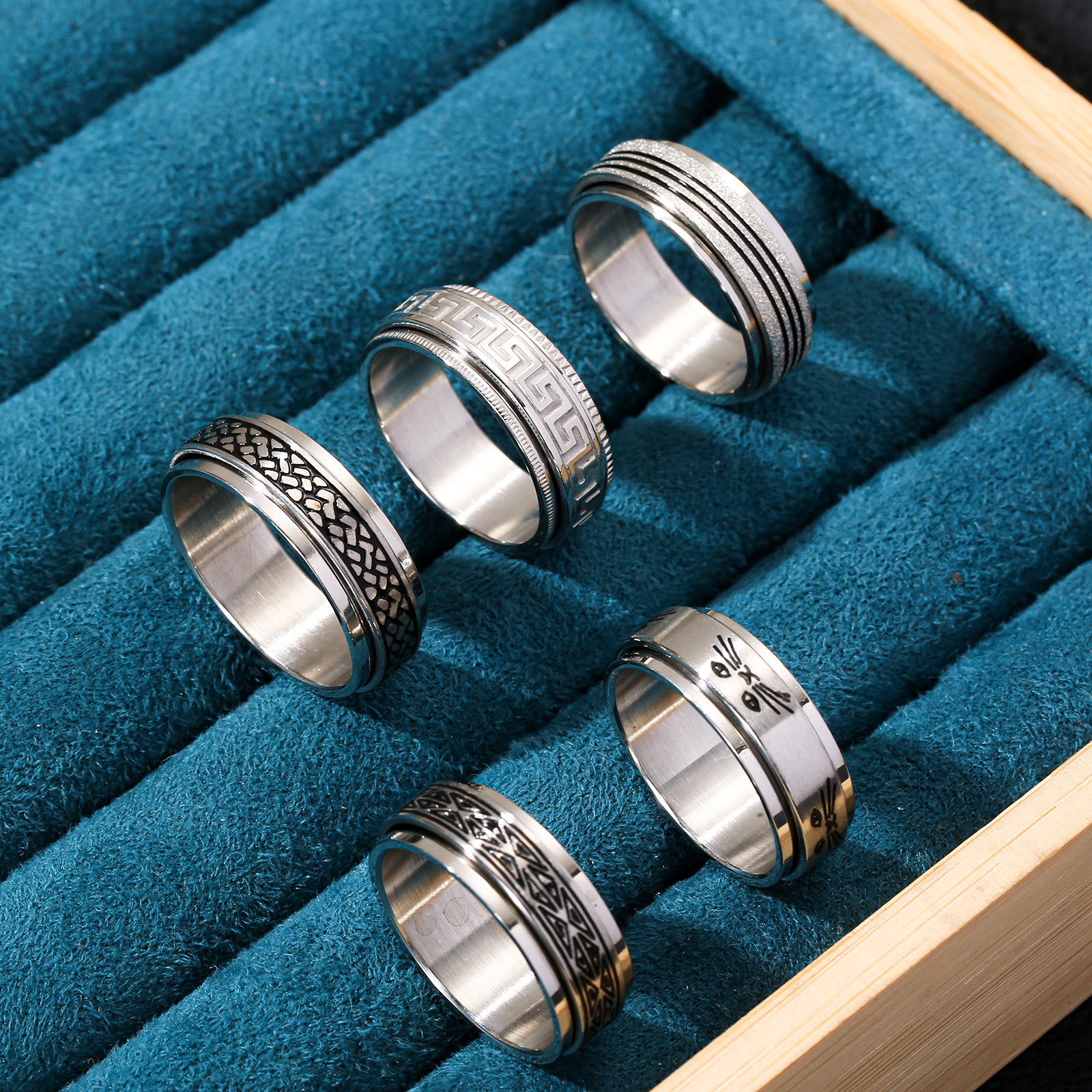 Image of 5pcs Silvery Spinner Stainless Steel Ring Set Unisex Vintage Greek Key Cat Pattern Jewelry Gift