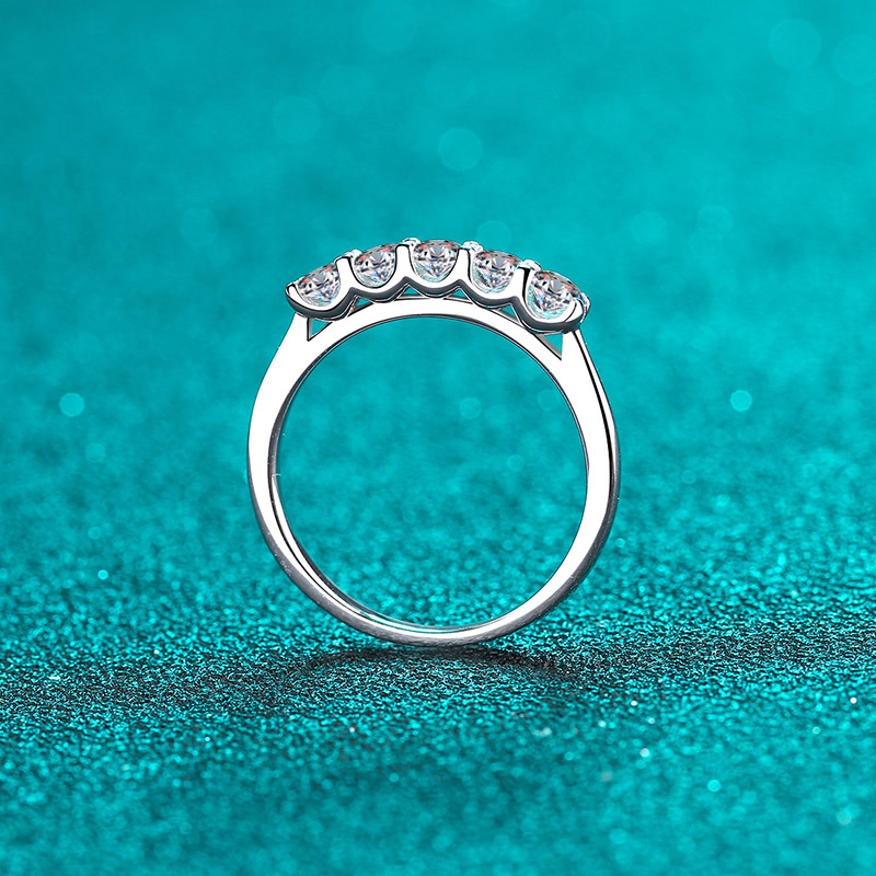 Women's 925 Silver Inlaid Moissanite Row Ring