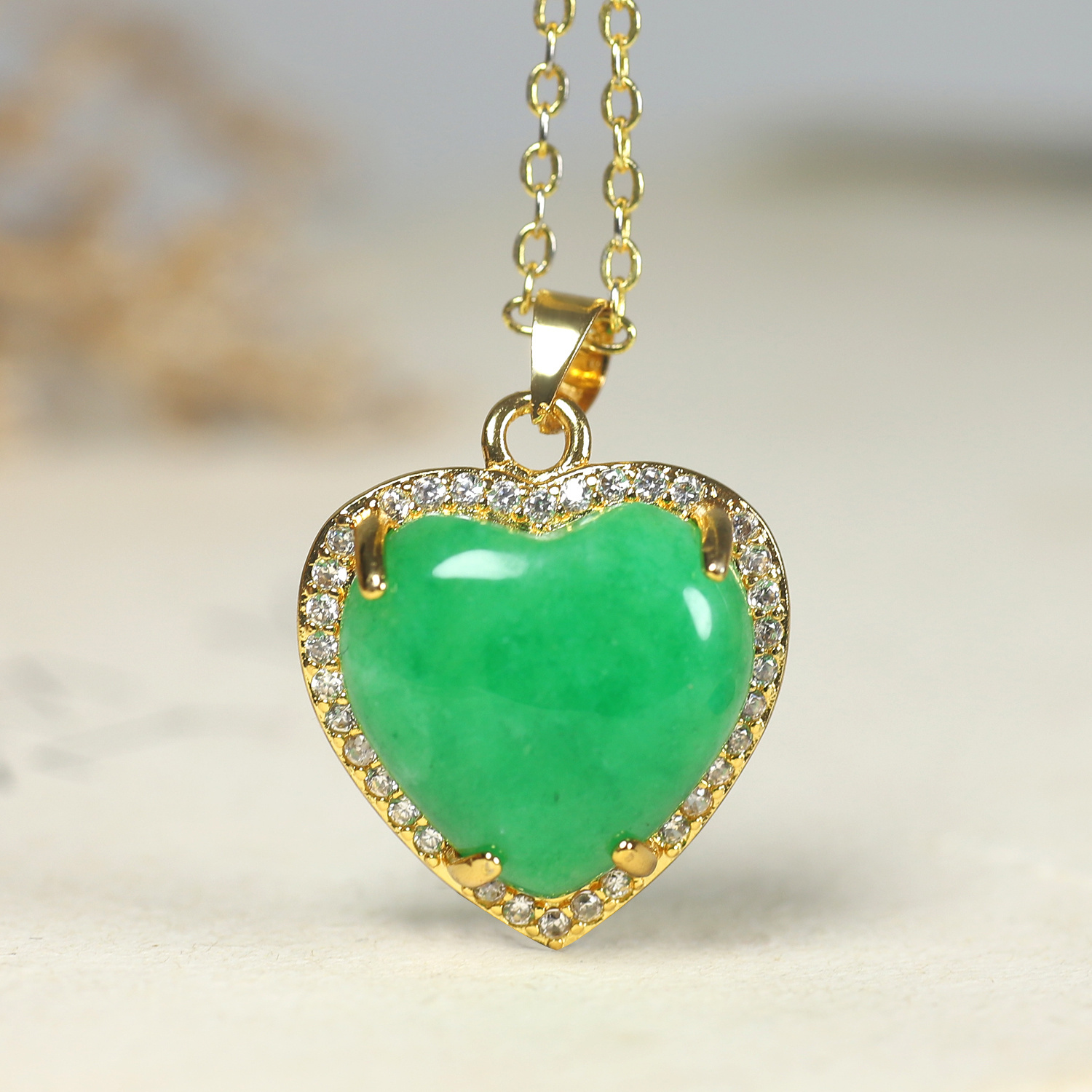 TEMU Natural Stone Green Heart Inlaid Pendant Necklace Women's Necklace Pendant Fashion Bohemian Easter Banquet Gift