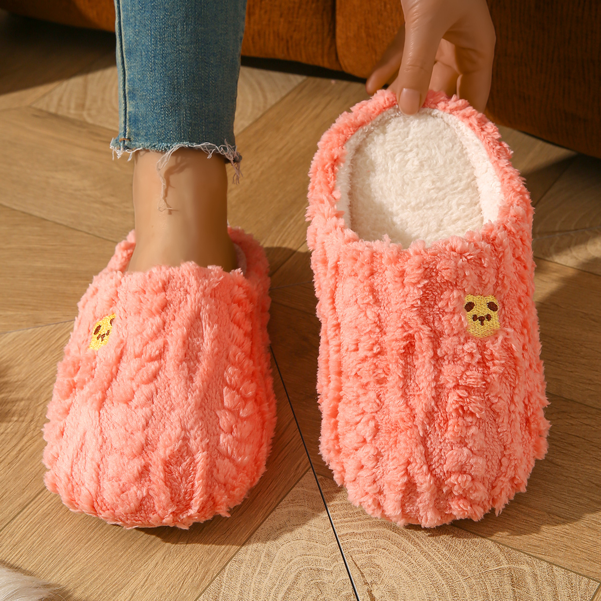 TEMU Women's House Slippers With A Fashionable Trendy Bear Pattern, Soft-soled And Noise-reducing For Indoor Use On Bedroom Floors. Autumn/winter