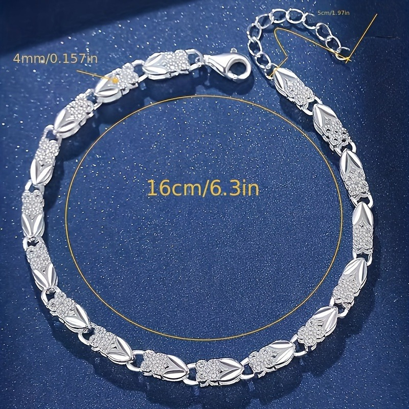 Women's Exquisite Silver Clover-Shaped Bracelet, Ideal Gift
