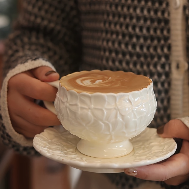 A 2pcs Afternoon Tea Set Featuring Ceramic Coffee Cups And Saucers (1 Cup & 1 Saucer), with a Generous 260Ml Capacity And a Beautiful Floral Design. It'S Dishwasher Safe for Convenient Cleaning