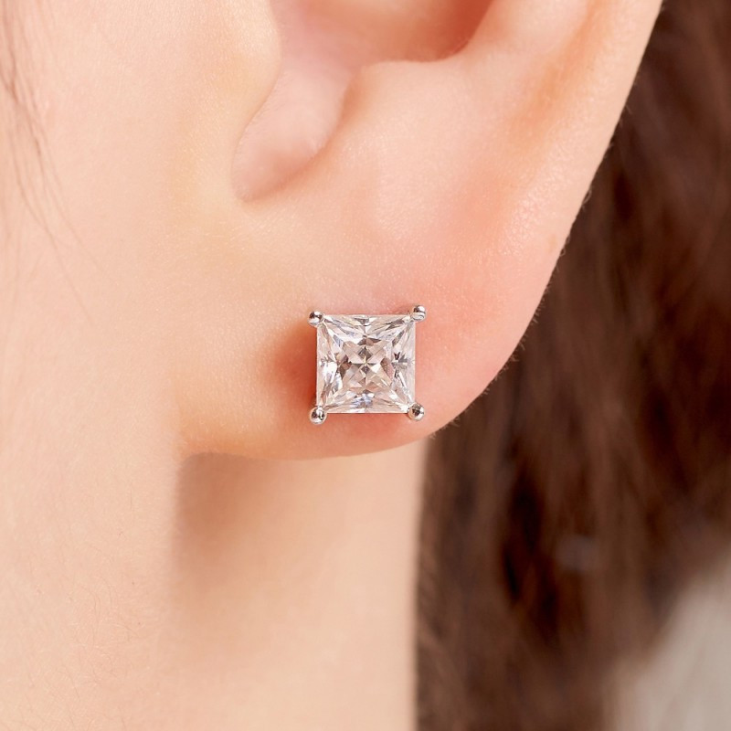 Stylish 0.5/1 Carat Square Synthetic Cubic Zirconia Stud Earrings