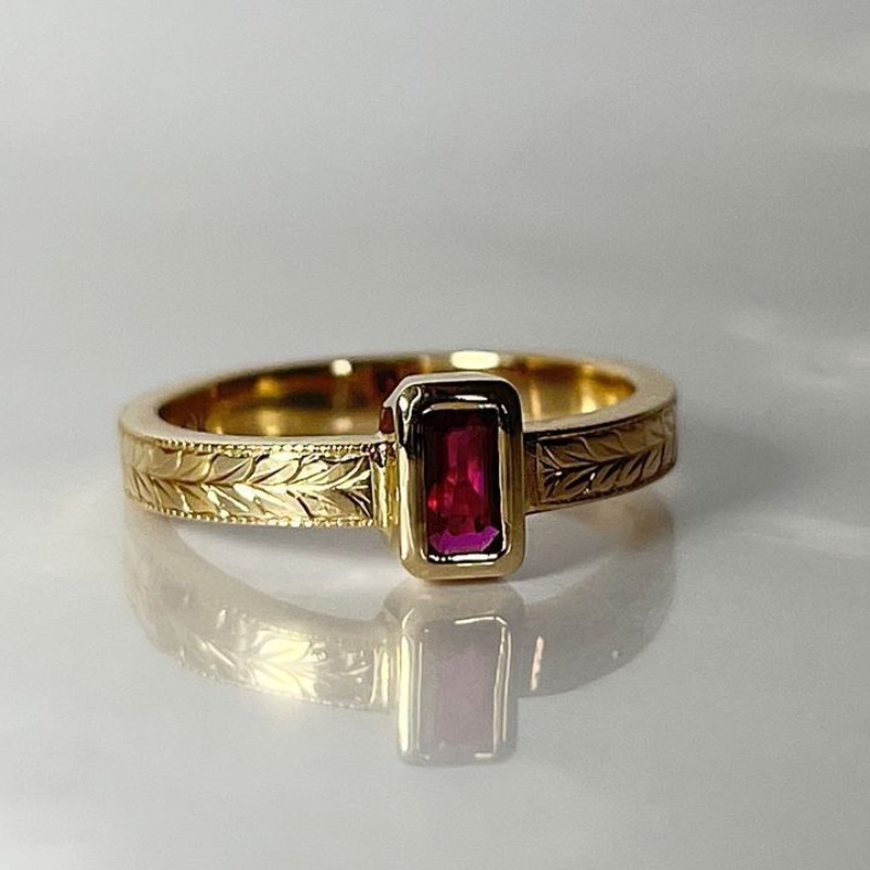 Women's Wheat Bundle Relief Pattern Ring with Synthetic Gemstone