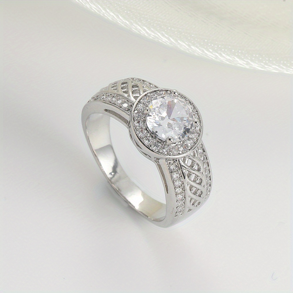 Women's Engagement Ring
