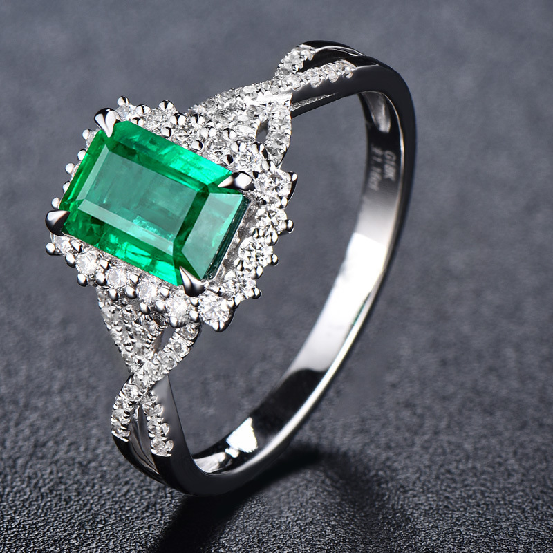 Women's Luxury Elegant Green Synthetic Zirconia Halo Engagement Ring