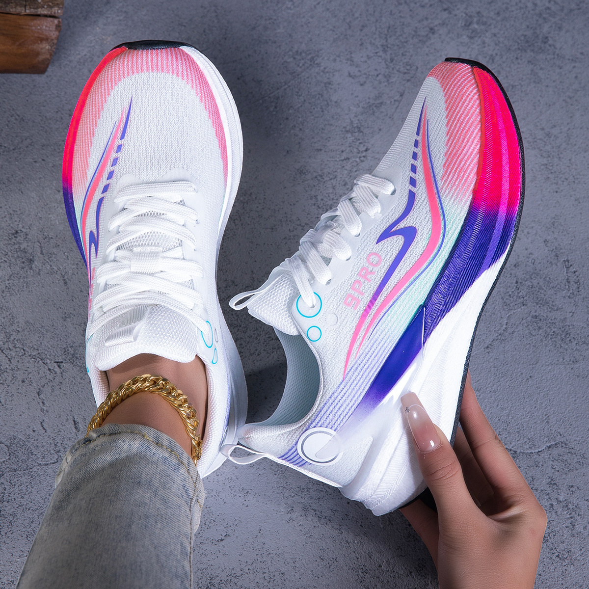 Image of Women's Breathable Gradient Color Running Sneakers - Lightweight Low-top Mesh Sneakers With Sole Cushioning, Anti-slip Sole & Splicing/ Suitable For Gym, Walking,, Casual Wear - - Sports Footwear