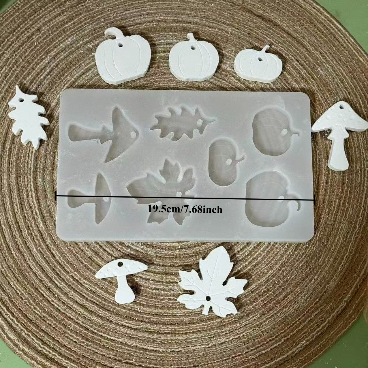 Christmas 7pcs Autumn Pumpkin Leaves Mushroom Pendant Ornaments Decoration Cement Gypsum Mold Silicone Mold Candle Making Mold
