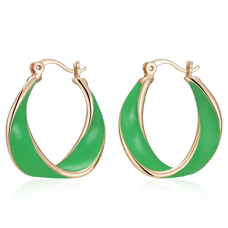 Women's Luxurious Golden Hoop Earrings, Elegant Design