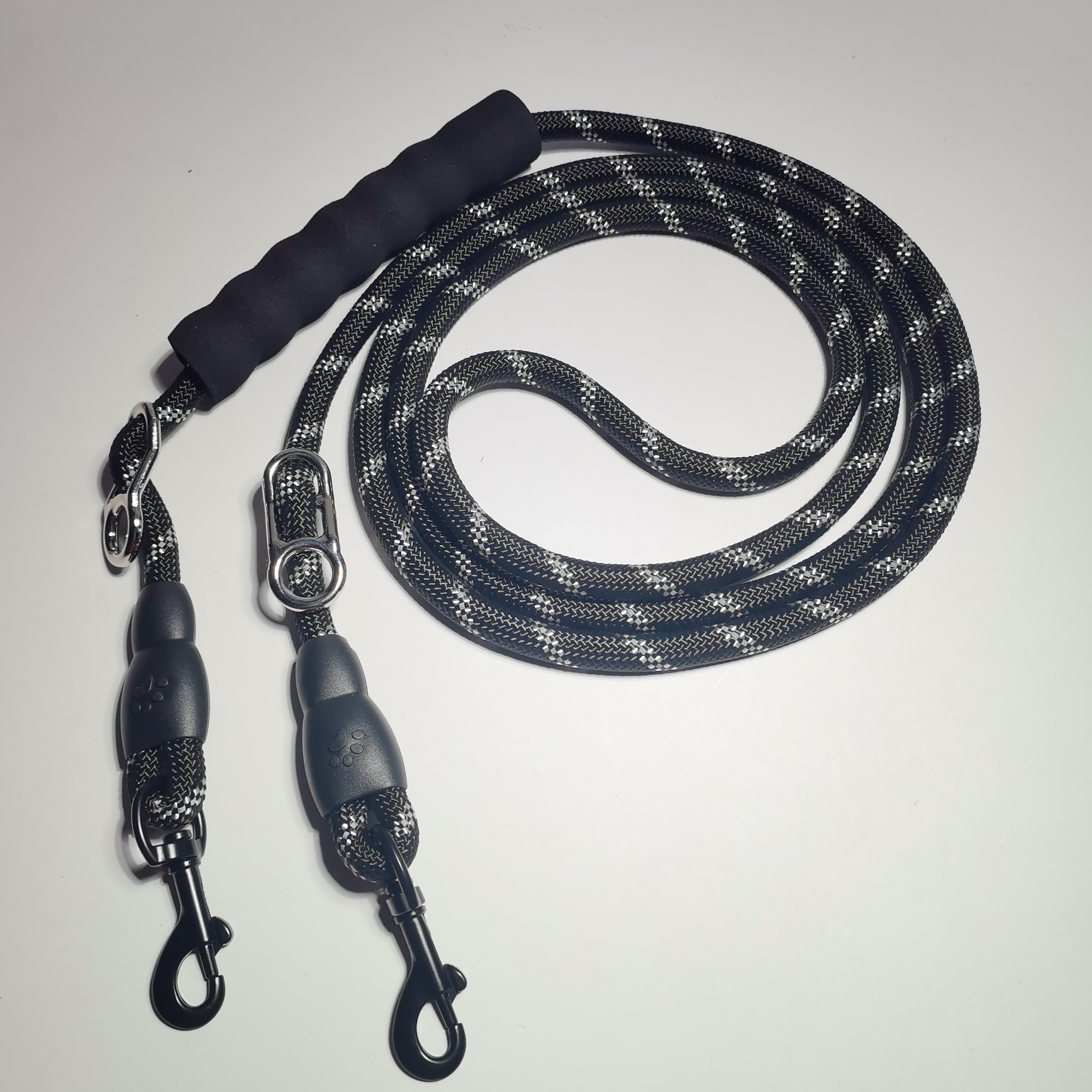 TEMU 8ft/ 11ft Multi Functional Dog Leash 1 To -free Shoulder/ Waist Belt Double Hooks Flexible 3-hole Hook Sponge Grip Option, Double Leashes, Waist
