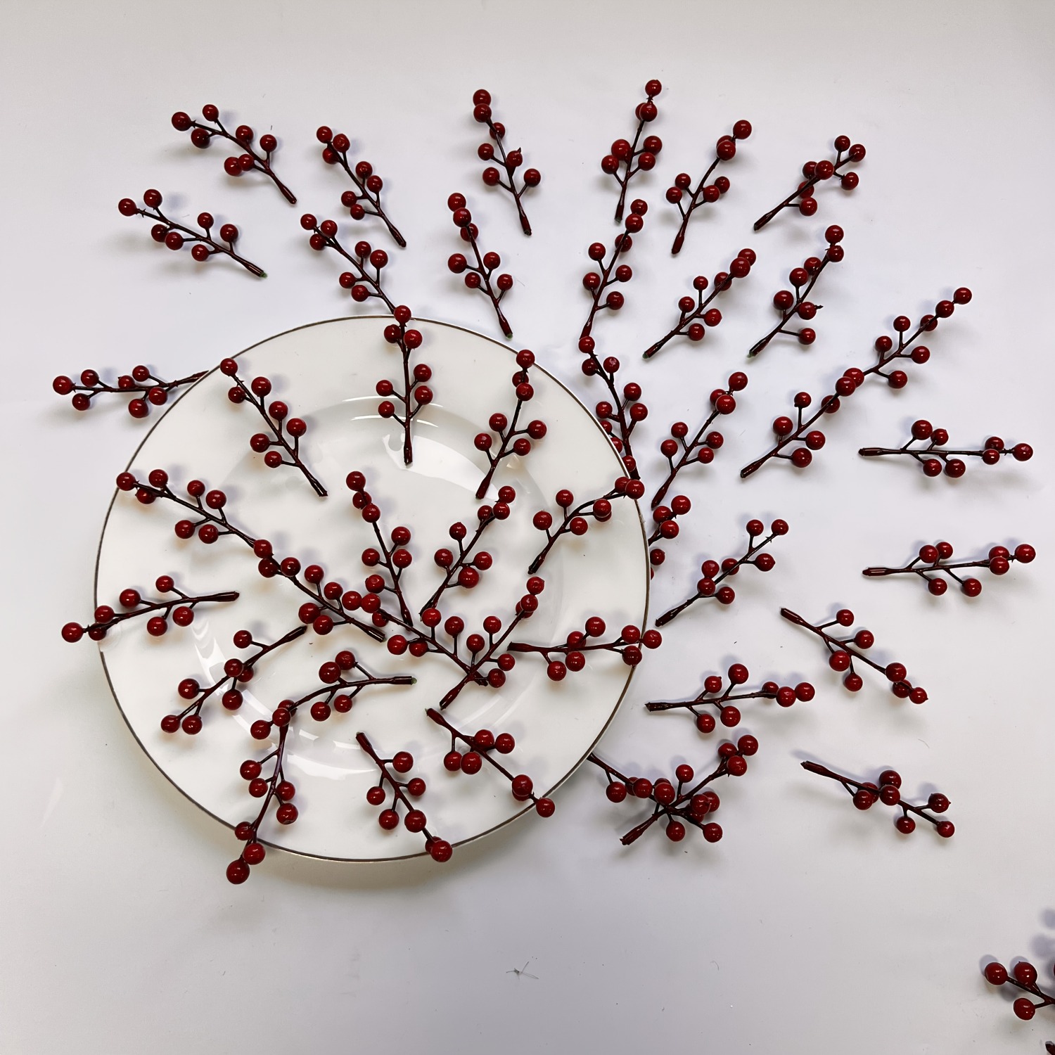TEMU 32 Classic Artificial Berries, For Christmas Trees, Wreaths, Garland Decorations, Centerpieces, Christmas Decor, Winter Decor, New Year