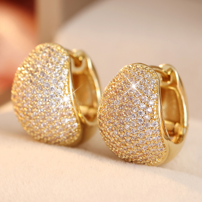 Women's Elegant Minimalist Golden Color Chunky Hoop Earrings