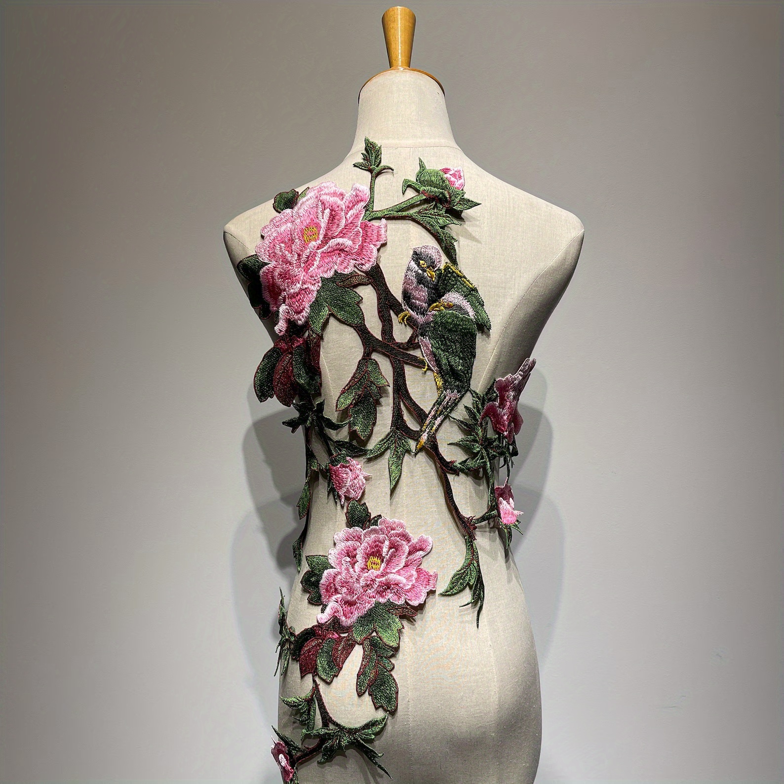 TEMU Une paire de patchs brodés éclatants d'épinard, vert avec des accents roses et délicats, œillets solubles dans l’eau idéal pour le DIY sur