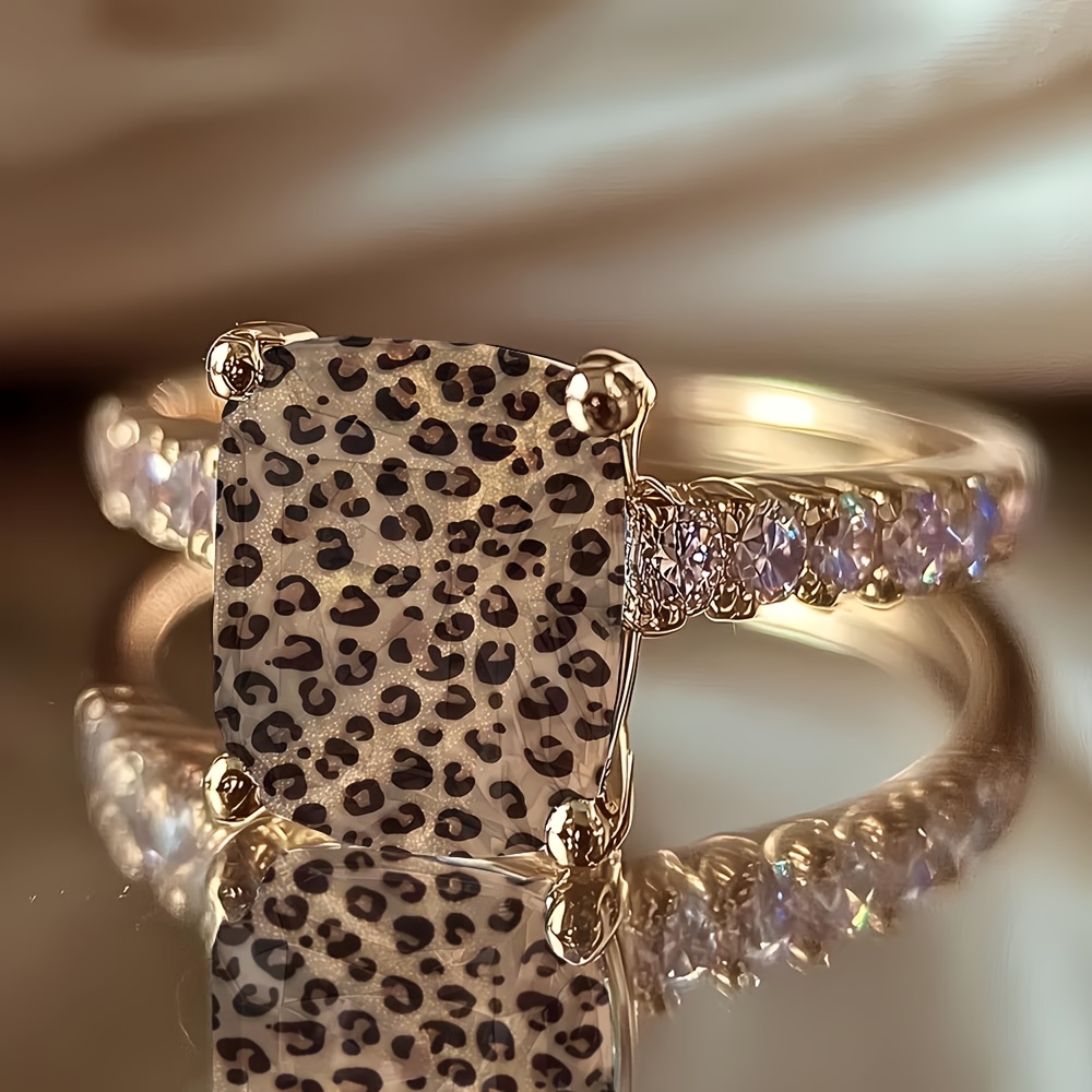 Women's Print Shiny Background Square Ring With Design Light Jewelry For Daily Wear And Special Occasions