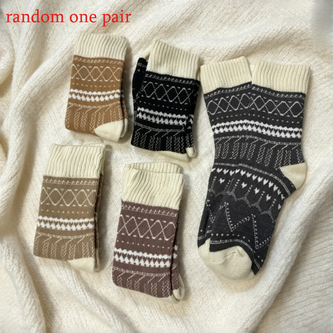 TEMU Lot aléatoire de 1 paire de chaussettes d'hiver chaudes et épaisse pour femmes, motif de de style ethnique, chaussettes d'extérieur confortables