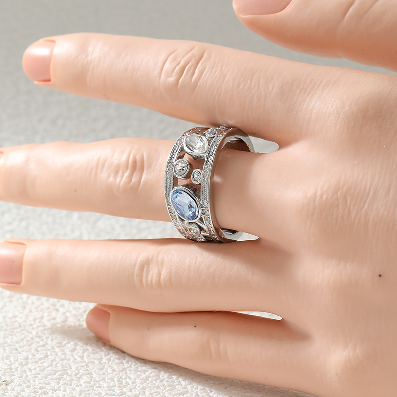 Retro Luxurious Wide Ring - Baroque-Style Statement Piece
